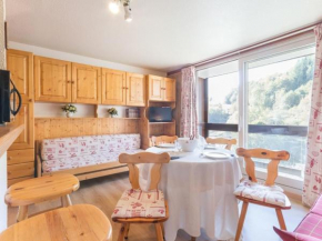 Studio spacieux au pied des pistes avec balcon, piscine chauffée et casier à skis - FR-1-267-184